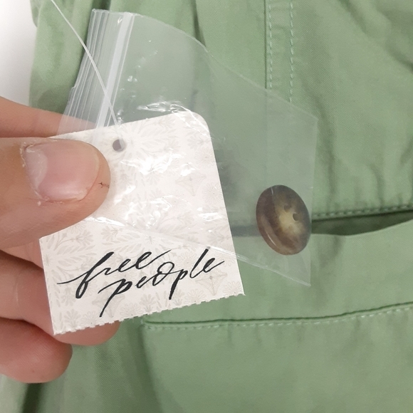 NWT Free People High Waisted Chino Shortsin Olive Size XL - Picture 9 of 10